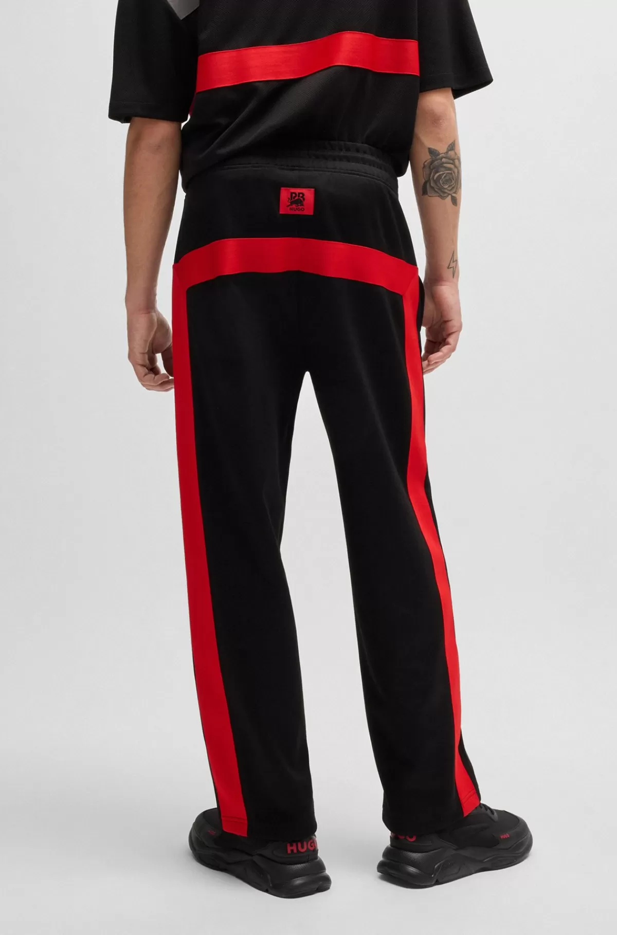 HUGO BOSS HUGO X RB-bukser Med Oversize Fit Og Påsyet Bånd Samt Signaturgrafik Med Tyr Sort Shop