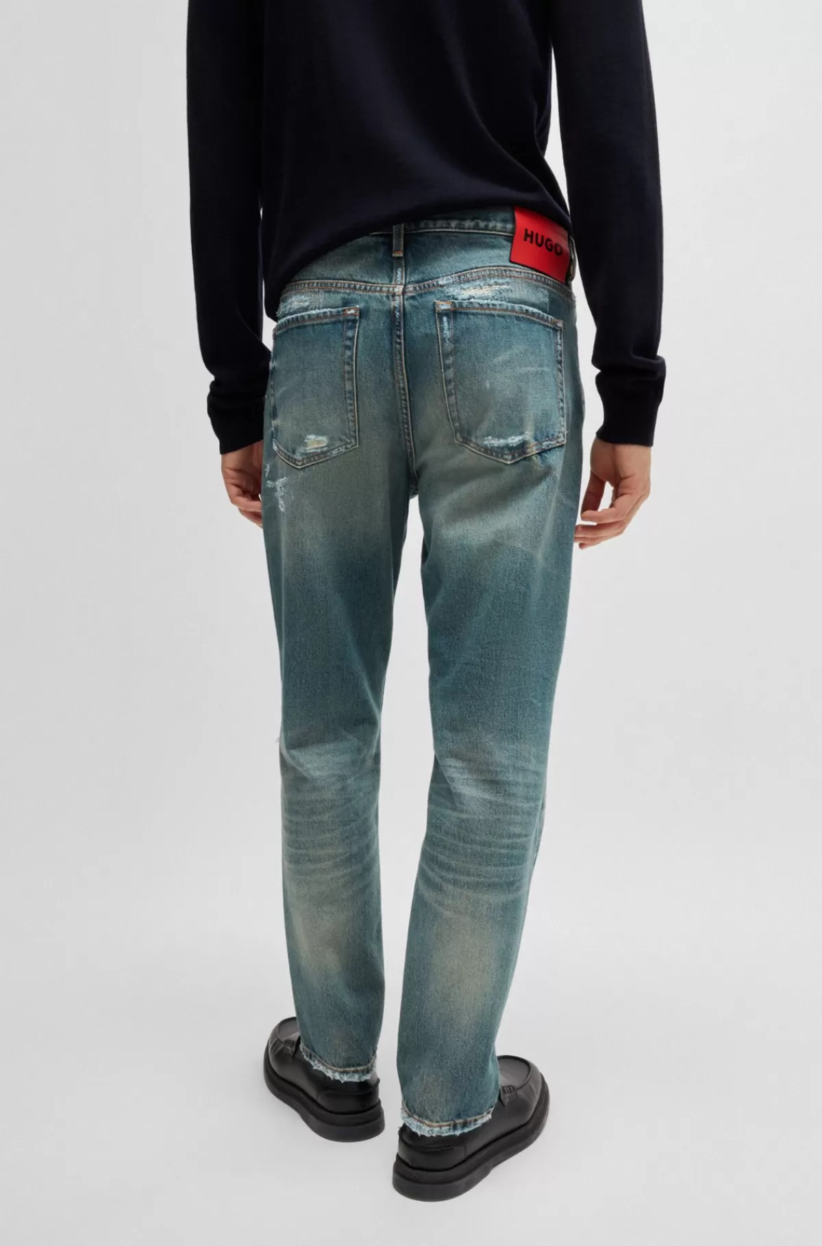 HUGO BOSS Jeans Med Tapered Fit I Slidt Denim Med Vintageeffekt Lyseblå Discount