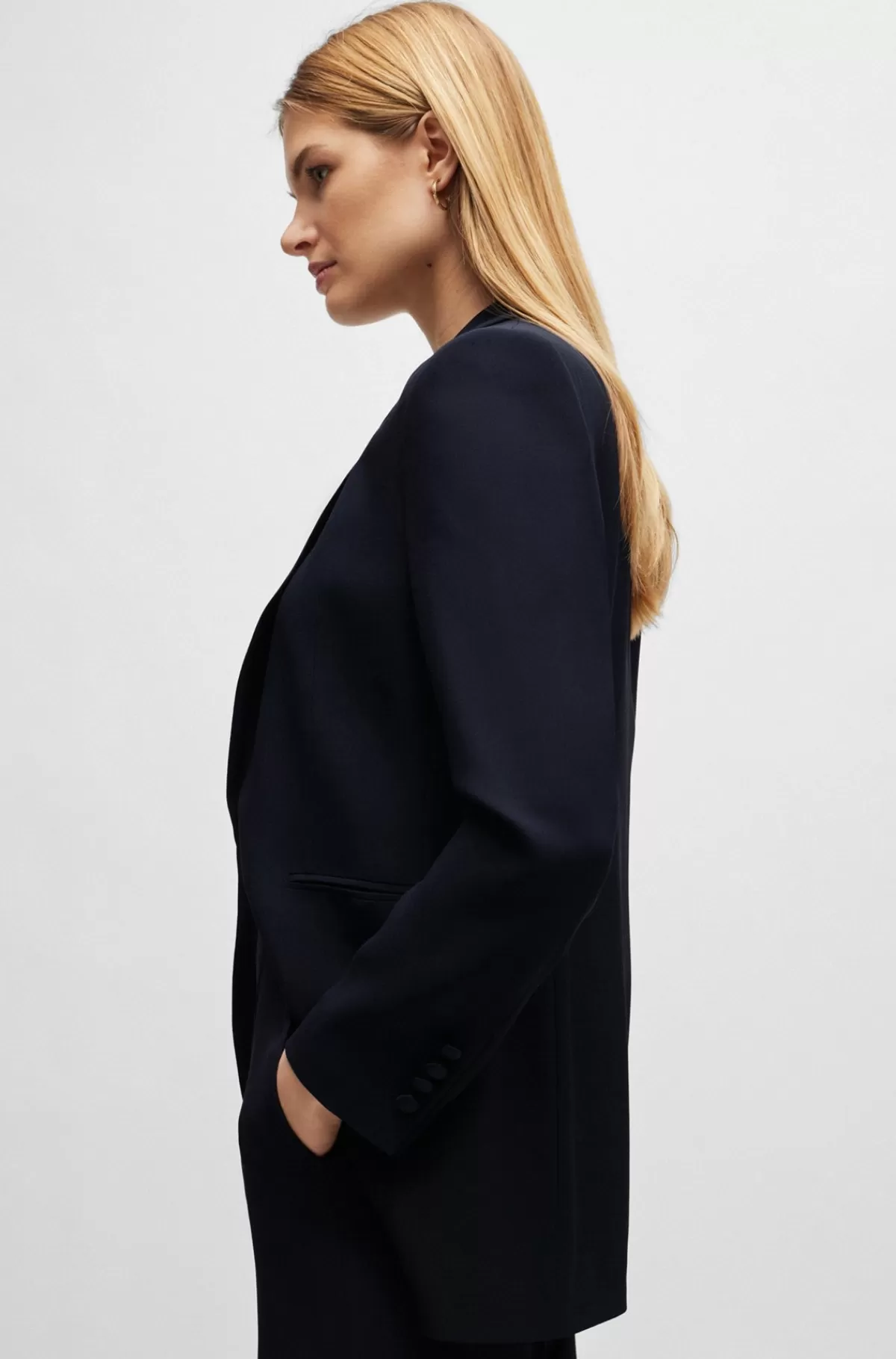 regular_fit_jakke_med_kanttilkantforstykke_6-1.webp HUGO BOSS Regular Fit Jakke Med Kant-til-kant-forstykke Mørkeblå Outlet