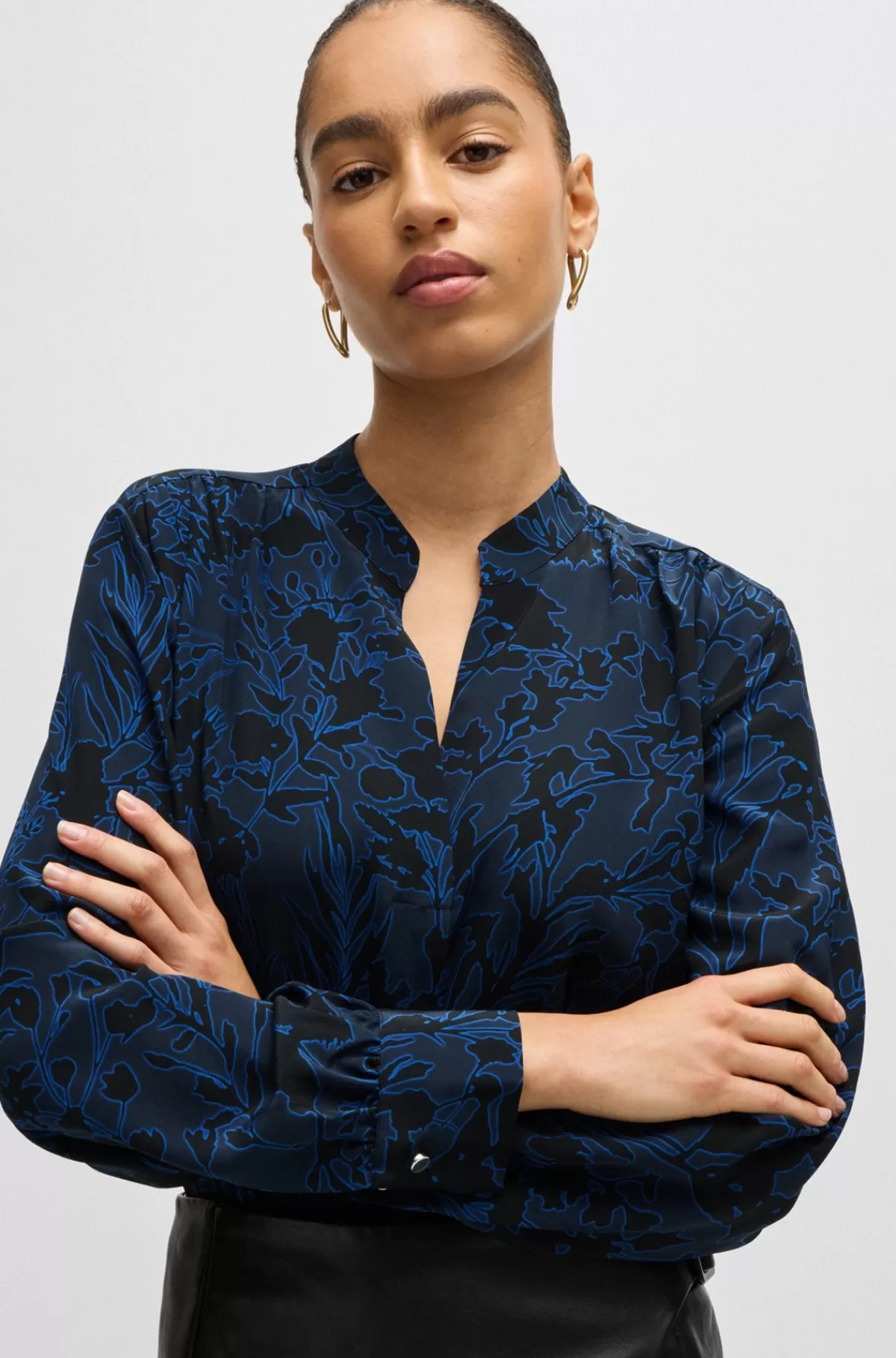 HUGO BOSS Skjorte Med Regular Fit I Silke Med Print Og Rynk I Halsen Blå mønstret Best