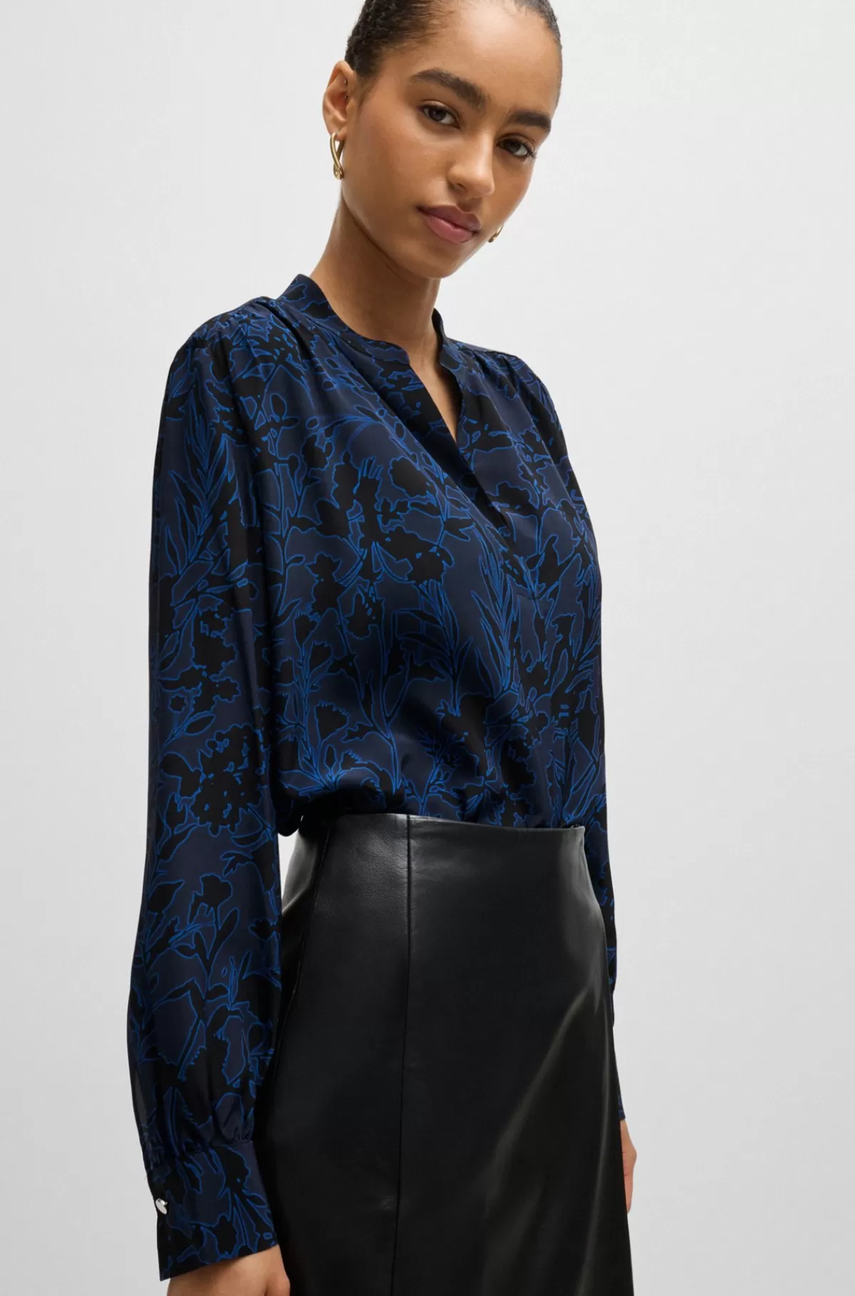 HUGO BOSS Skjorte Med Regular Fit I Silke Med Print Og Rynk I Halsen Blå mønstret Best