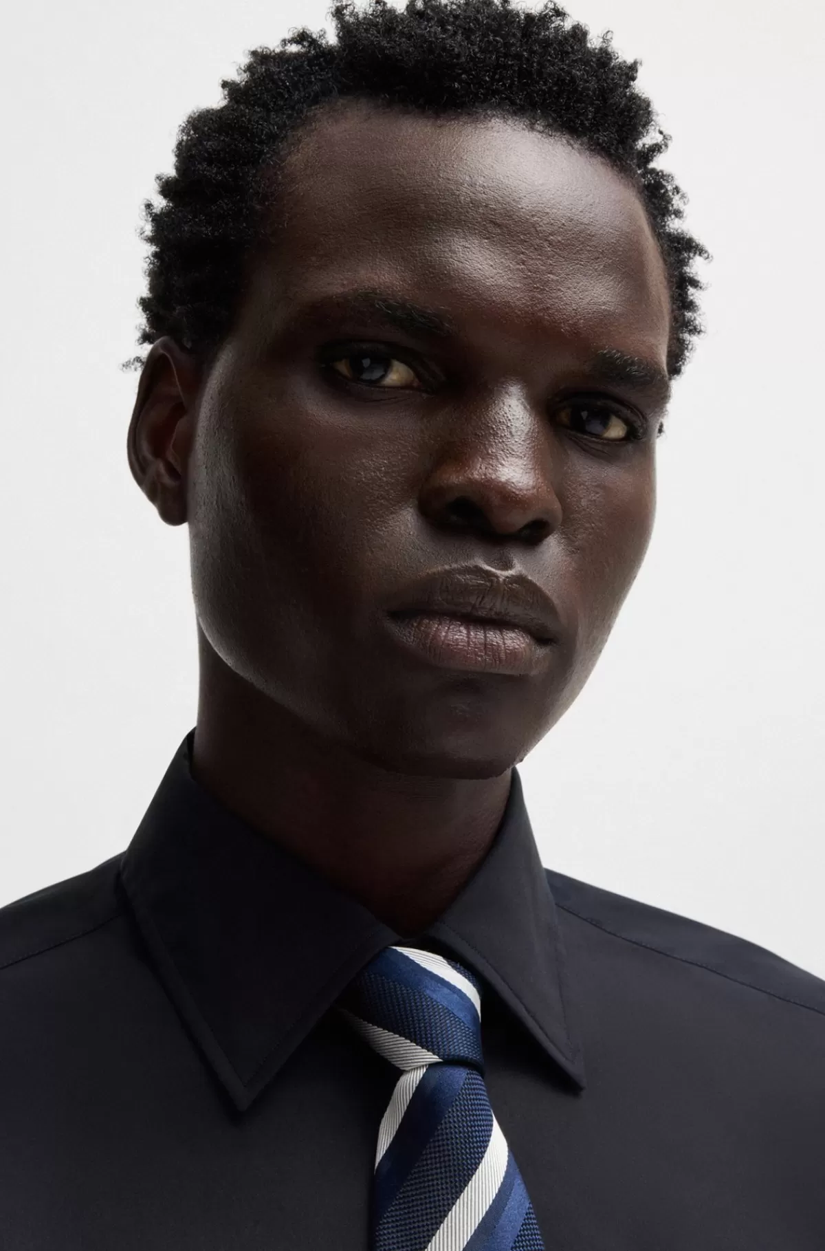 HUGO BOSS Skjorte Med Slim Fit I Poplin Af Bomuldsblanding Med Stræk Mørkeblå Outlet